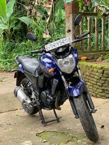 Yamaha FZ S 2014