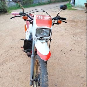 Yamaha DT 1991 - Image 2