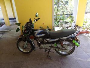 Bajaj CT100 2011