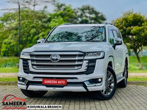 Toyota Land Cruiser Sahara LC300 0 MILEAGE 2023