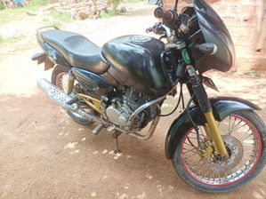 Bajaj Pulsar 150 2005