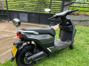Yadea T9 2023