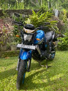 Yamaha FZ S 2011