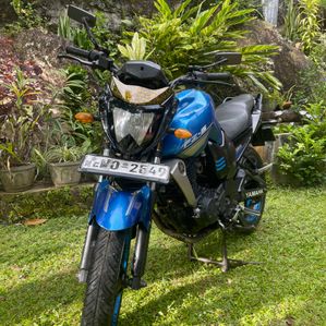Yamaha FZ S 2011 - Image 2