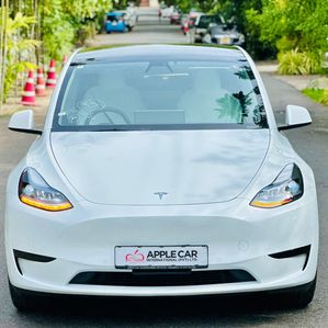 Tesla Model Y Premium Edition 2024 - Image 2