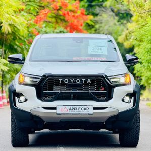 Toyota Hilux GR Sport Premium 2024 - Image 3