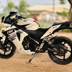 Honda CB Hornet 2014 - Image 2