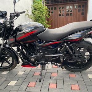 Bajaj Pulsar 150 2019 - Image 2