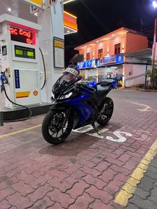 Yamaha R15 2018