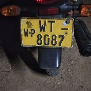 Bajaj Platina 2011 - Image 2