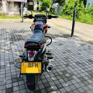 Bajaj V15 2016 - Image 3