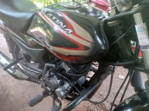 Bajaj Platina 100 black 2016