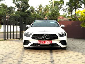 Mercedes Benz E200 AMG Premium Plus 2023