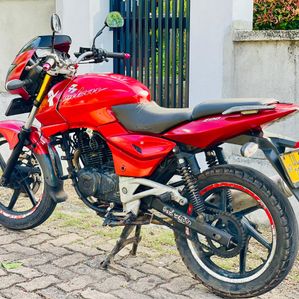 Bajaj Pulsar 200 2010 - Image 3