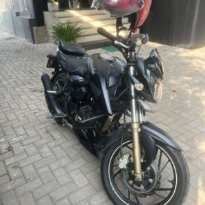 TVS Apache RTR 200 2017 - Image 2