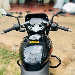 Bajaj Pulsar 180 2017 - Image 2