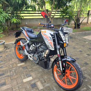 KTM Duke 125 2019 - Image 2
