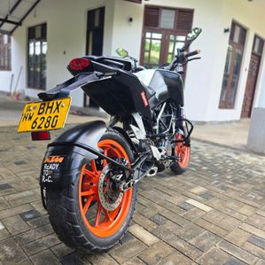 KTM Duke 125 2019 - Image 3