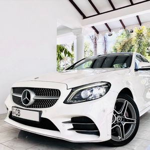 Mercedes Benz C200 AMG Premium Plus 2019 - Image 2
