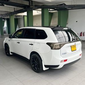 Mitsubishi Outlander PHEV 2015 - Image 3
