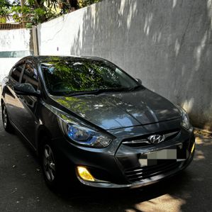 Hyundai Accent 2011 - Image 2