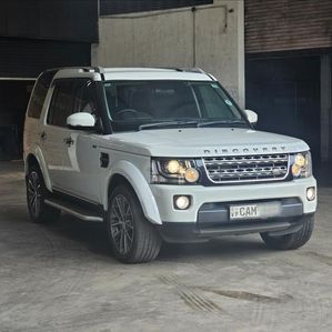 Land Rover Discovery 4 TDV6 S 2015 - Image 2