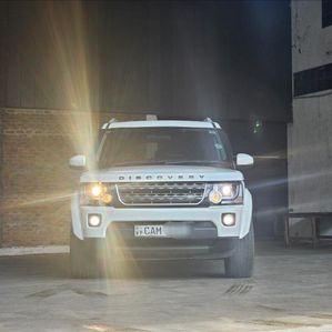 Land Rover Discovery 4 TDV6 S 2015 - Image 3
