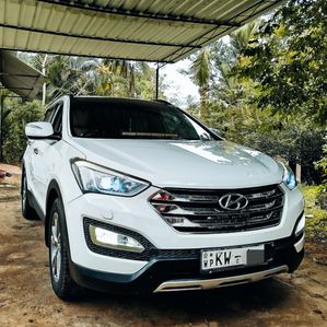 Hyundai Santa Fe Highest Grade 2013 - Image 2