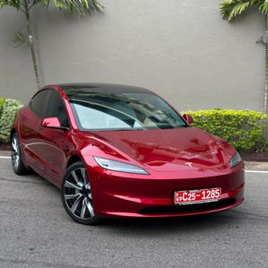 Tesla Model 3 Facelift 2024 - Image 2