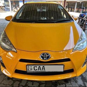 Toyota Aqua G Grade 2014 - Image 2