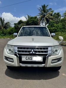 Mitsubishi Montero Jeep 2016