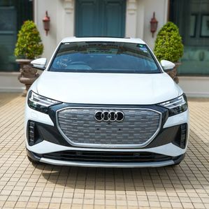 Audi Q4 Etron S55 2024 - Image 3