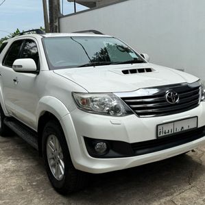 Toyota Fortuner 2013 - Image 2