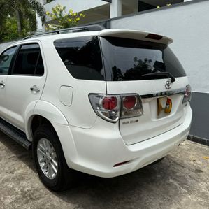 Toyota Fortuner 2013 - Image 3