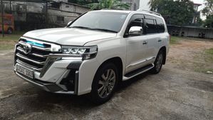 Toyota Land Cruiser Sahara V8 2015