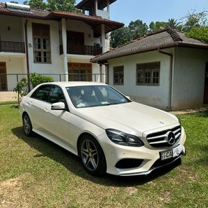 Mercedes Benz E250 White 2013 - Image 3