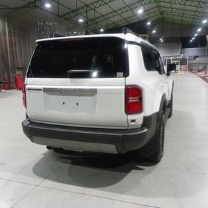 Toyota Land Cruiser Prado TRJ250 VX 2025 - Image 3
