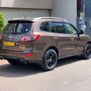 Hyundai Santa Fe 2010 - Image 2