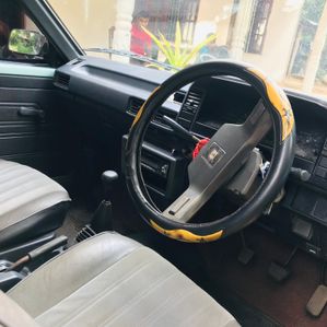 Toyota Corolla 1985 - Image 3