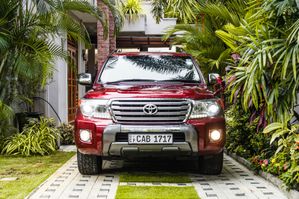 Toyota Land Cruiser Sahara 2013