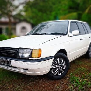 Mazda Familia 1989 - Image 2