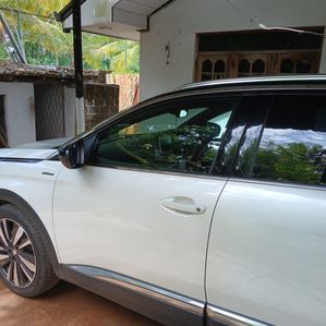 Peugeot 5008 2020 - Image 2