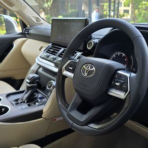 Toyota Land Cruiser Sahara LC300 ZX Diesel 2024 - Image 3