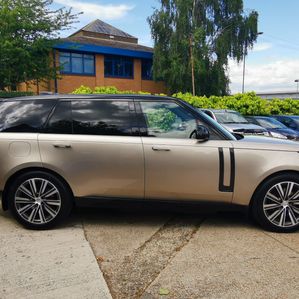 Land Rover Range Vogue LWB Autobiog 2025 - Image 3