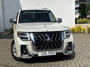 Mitsubishi Montero 2014