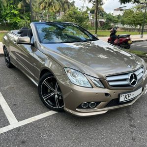 Mercedes Benz E200 Cabriolet 2011 - Image 2