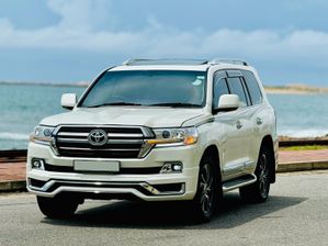 Toyota Land Cruiser Sahara - URJ 202 2010