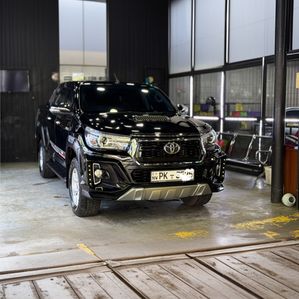 Toyota Hilux Revo 2016 - Image 2