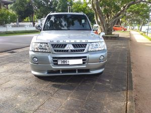 Mitsubishi Montero 2000