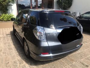 Honda Fit Shuttle 2012